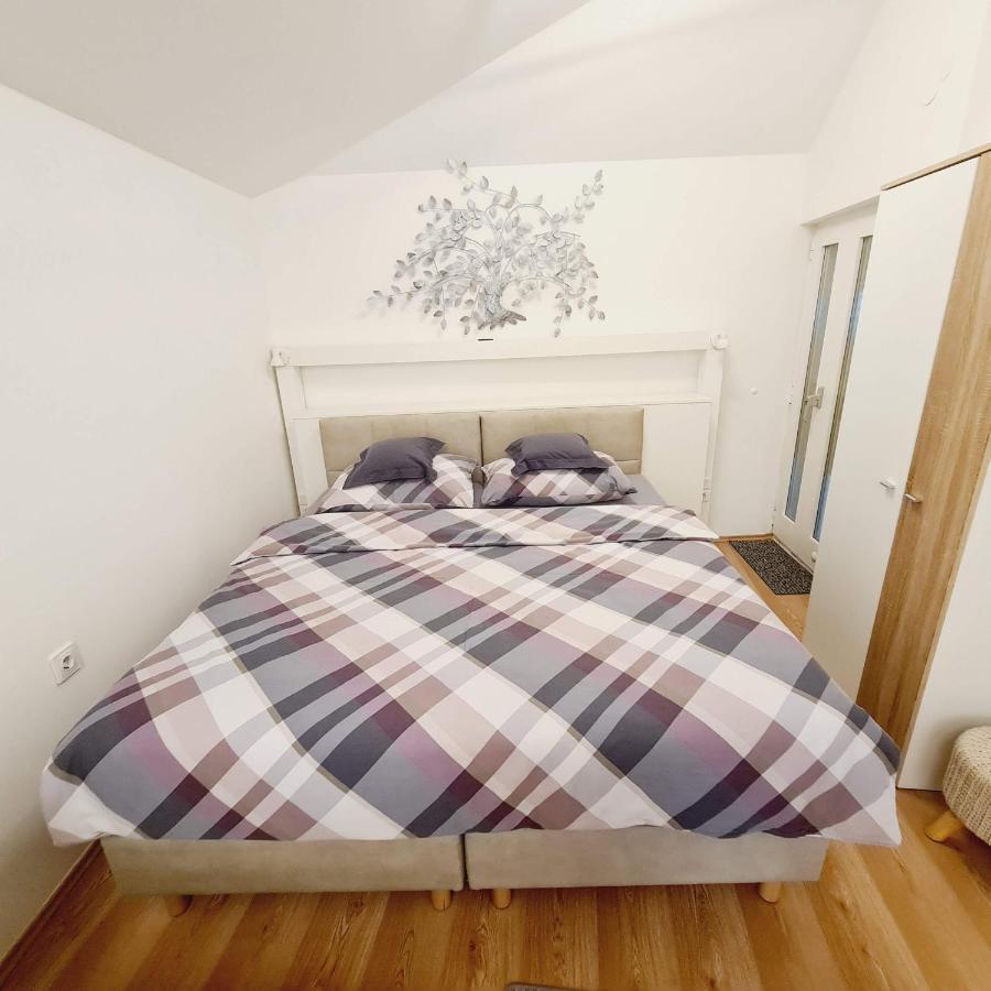 Cozy Studio Apartment Tian In Загреб Екстериор снимка