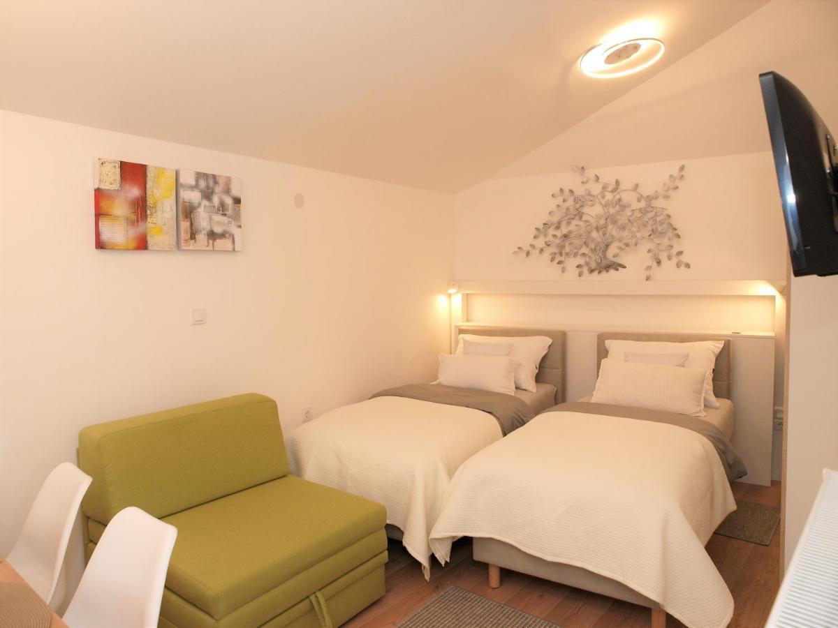 Cozy Studio Apartment Tian In Загреб Екстериор снимка